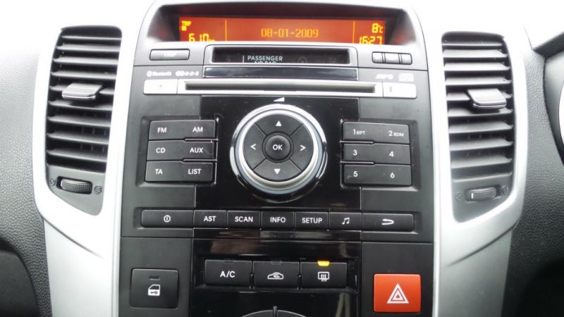 2013 Kia Venga CRDi 2 5dr image 8