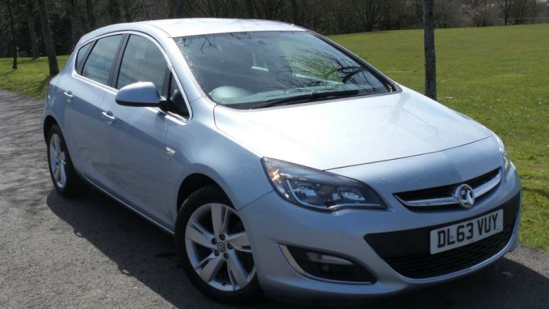 2013 Vauxhall Astra i VVT 16v SRi 5dr image 1