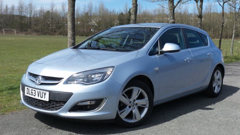 2013 Vauxhall Astra i VVT 16v SRi 5dr image 2