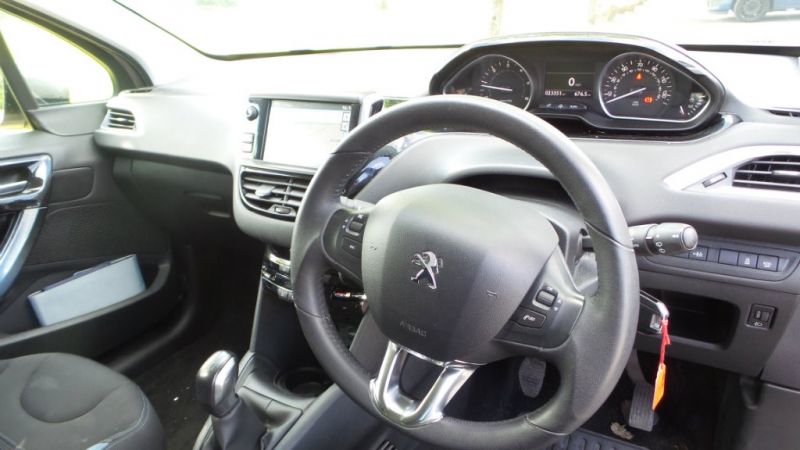 2013 Peugeot 208 e-HDi 5dr image 5
