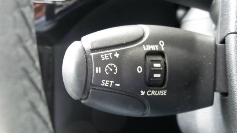 2013 Citroen DS3 e-HDi DStyle 3dr image 9