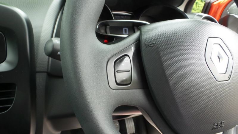 2015 Renault Clio 16v 5dr image 10