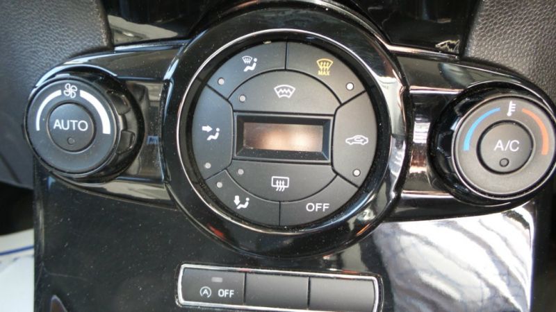 2013 Ford Fiesta TDCi 5dr image 6