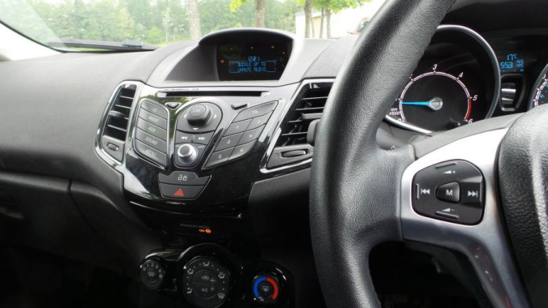 2013 Ford Fiesta TDCi Zetec 5dr image 6