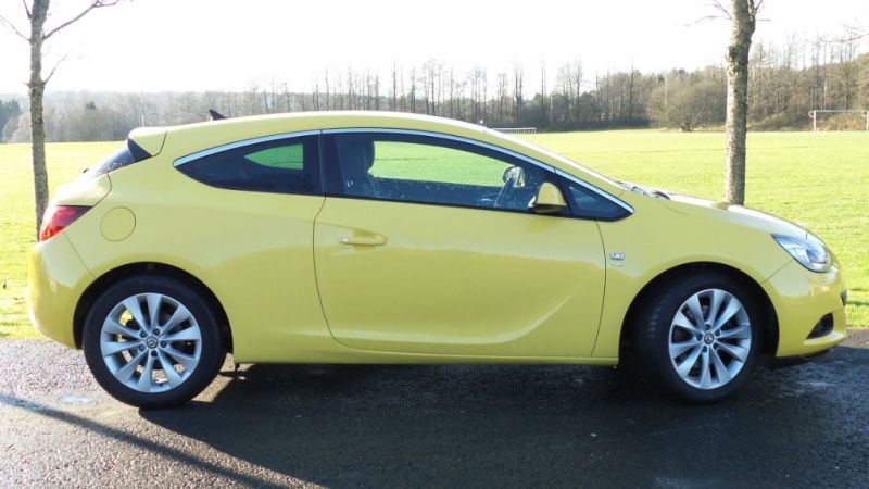 2013 Vauxhall Astra GTC CDTi 16v SRi 3dr image 4