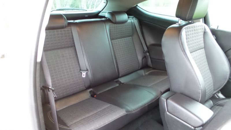 2013 Vauxhall Astra GTC CDTi 16v SRi 3dr image 6