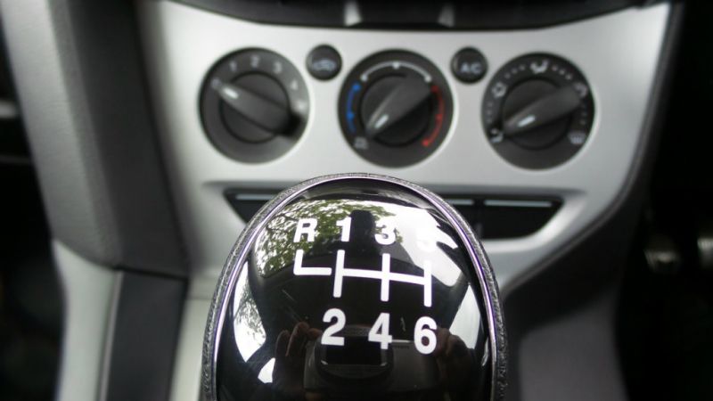 2013 Ford Focus TDCi Zetec S 5dr image 9