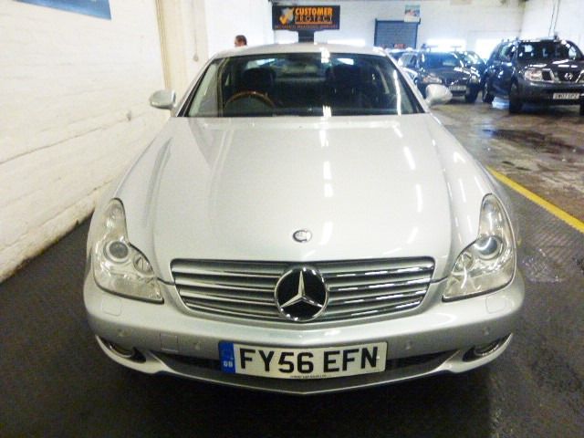 2006 Mercedes-Benz 3.0 CLS320 CDI 4d image 2