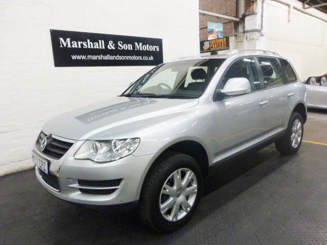 2007 Volkswagen Touareg 3.0 V6 TDI 5d image 1