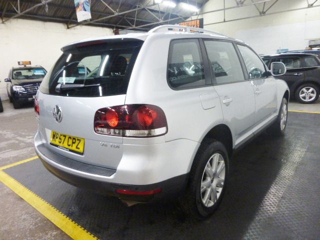 2007 Volkswagen Touareg 3.0 V6 TDI 5d image 6