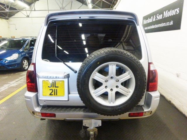 2004 Mitsubishi Shogun 3.2 LWB 5d image 5