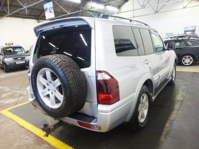 2004 Mitsubishi Shogun 3.2 LWB 5d image 6