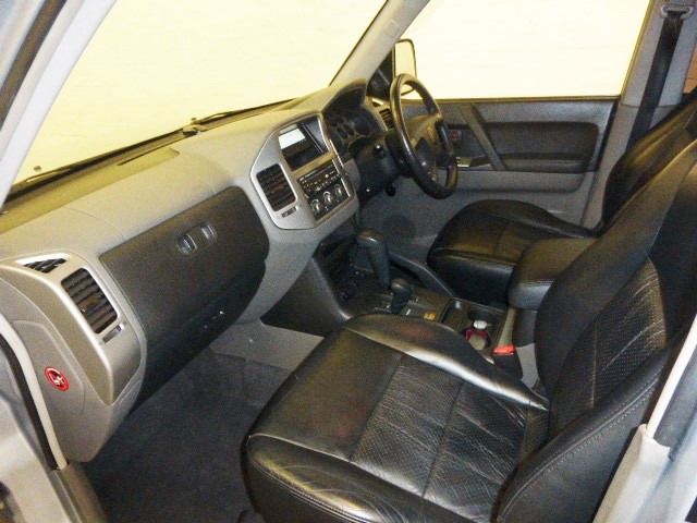2004 Mitsubishi Shogun 3.2 LWB 5d image 7