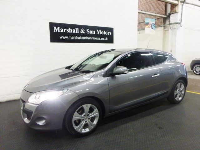 2011 Renault Megane 1.5 DCI 3d image 1