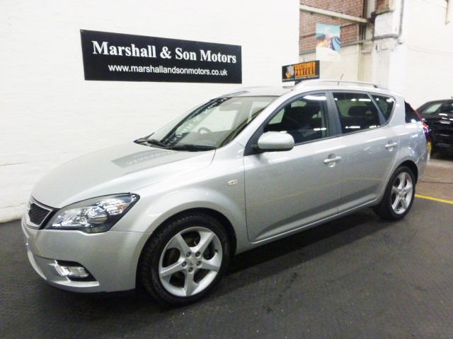 2010 Kia Ceed 1.6 3 SW CRDI 5d image 1