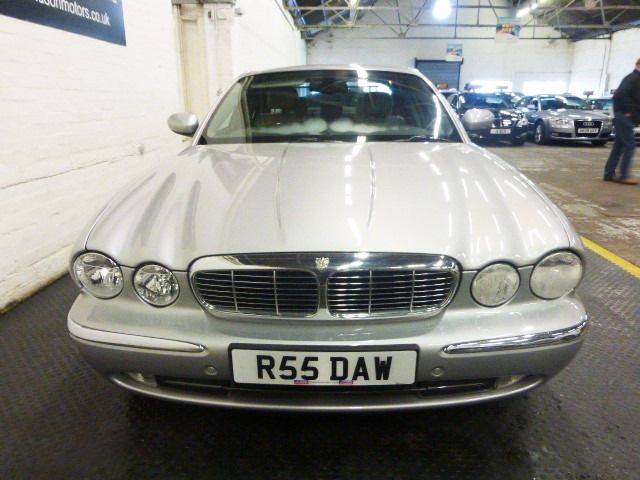 2004 Jaguar XJ 3.6 V8 SE 4d image 3
