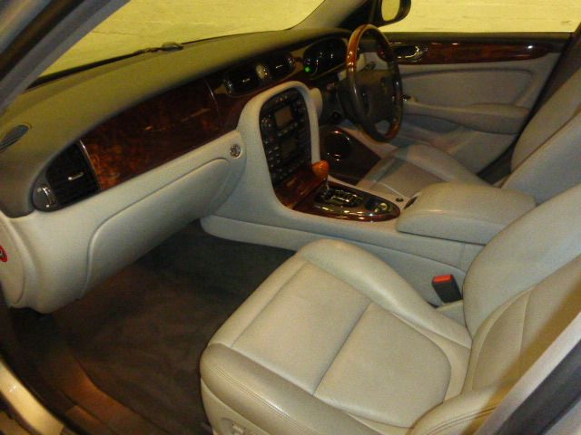 2004 Jaguar XJ 3.6 V8 SE 4d image 7