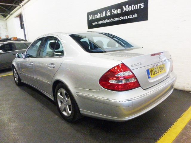 2003 Mercedes-Benz 3.2 E320 CDI 4d image 4