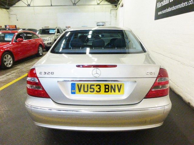 2003 Mercedes-Benz 3.2 E320 CDI 4d image 5
