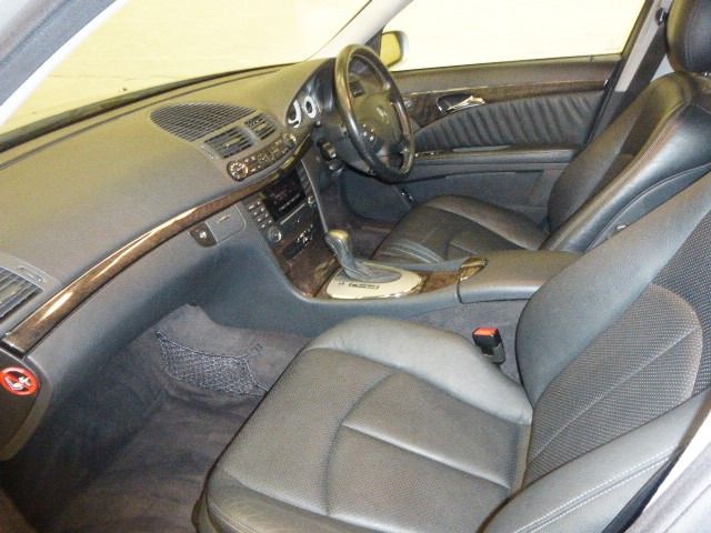 2003 Mercedes-Benz 3.2 E320 CDI 4d image 7