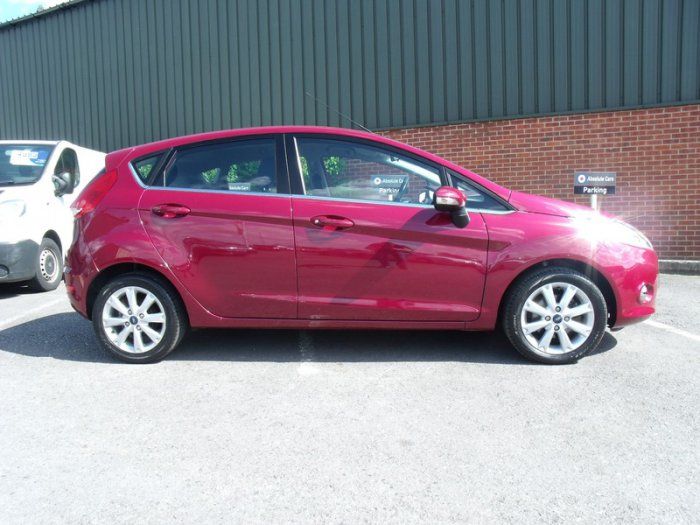 2010 Ford Fiesta 1.4 ZETEC image 3