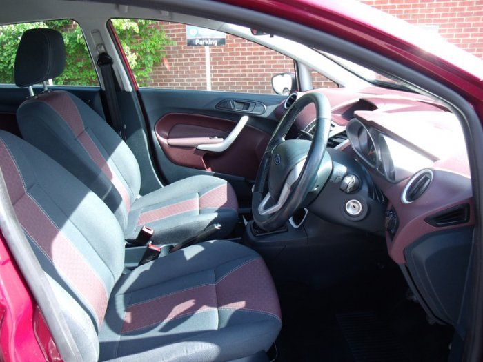 2010 Ford Fiesta 1.4 ZETEC image 7