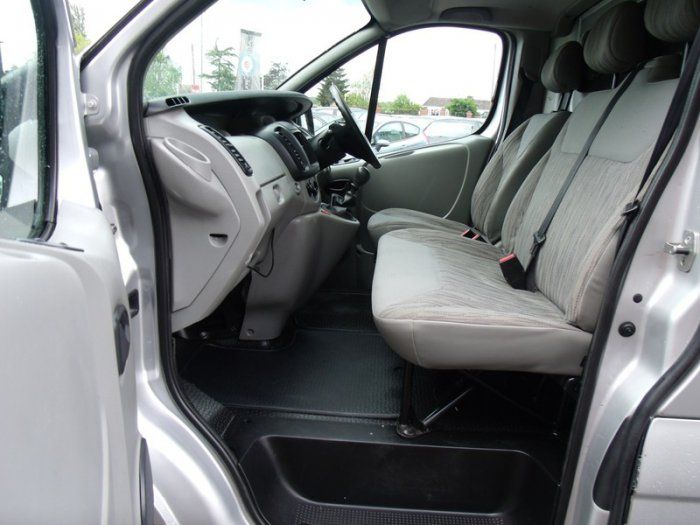 2009 Nissan Primastar 2.0 SE DCI image 8