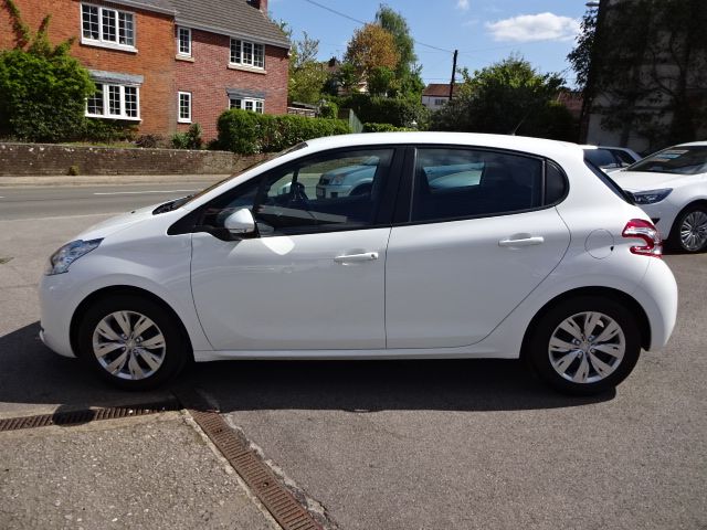 2013 Peugeot 208 1.2 Access Plus image 4