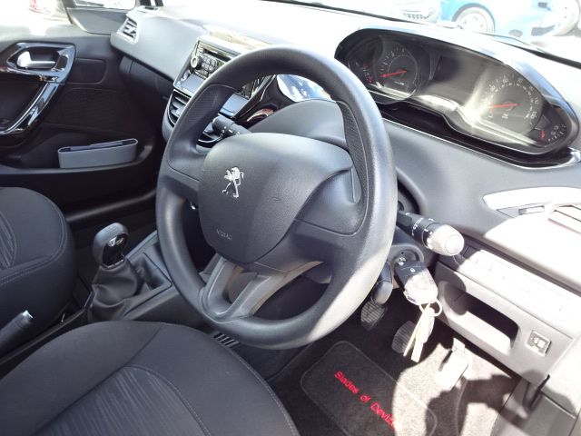 2013 Peugeot 208 1.2 Access Plus image 6