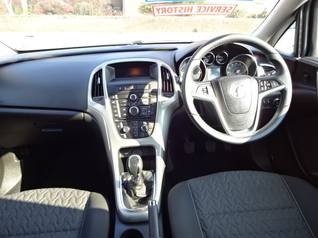 2013 Vauxhall Astra 1.4i image 8