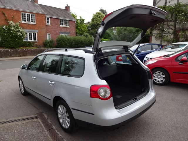 2006 Volkswagen Passat S 1.9 TDI image 6