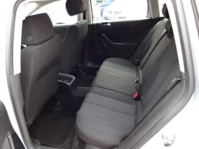 2006 Volkswagen Passat S 1.9 TDI image 7