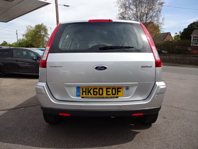 2010 Ford Fusion 1.4 Zetec image 5