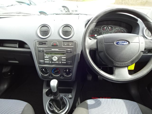 2010 Ford Fusion 1.4 Zetec image 7