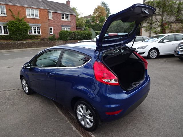 2010 Ford Fiesta 1.25 Zetec image 9