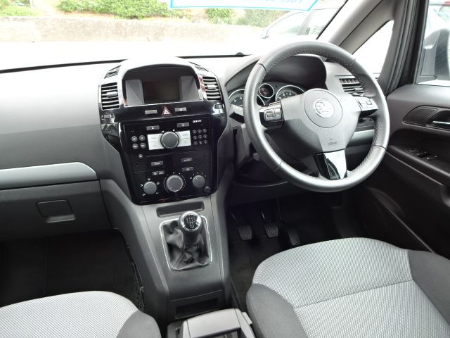 2011 Vauxhall Zafira 1.6i 16v image 7