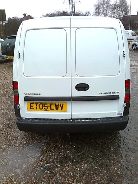 2005 Vauxhall Combo Van 1300 Cdti image 4