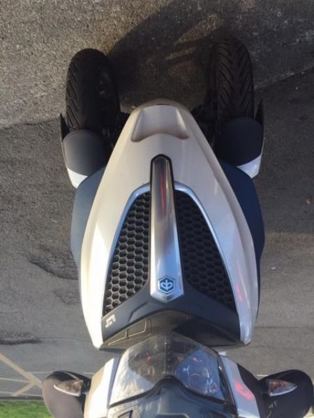 2012 Piaggio MP3 300 Yourban LT image 2