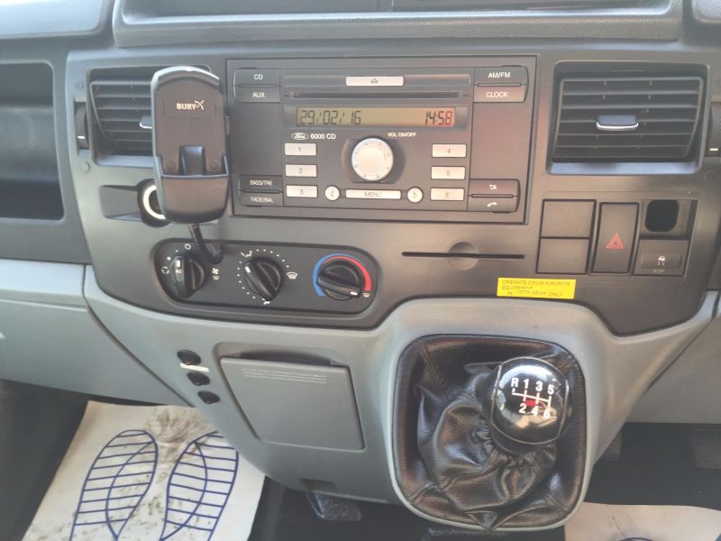 2009 Ford Transit 460 image 8