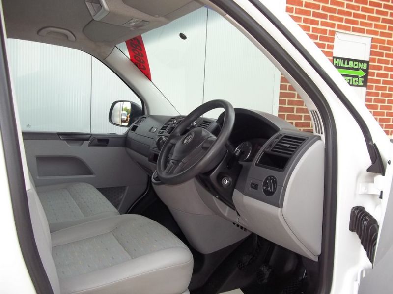 2012 Volkswagen Transporter T5 image 7