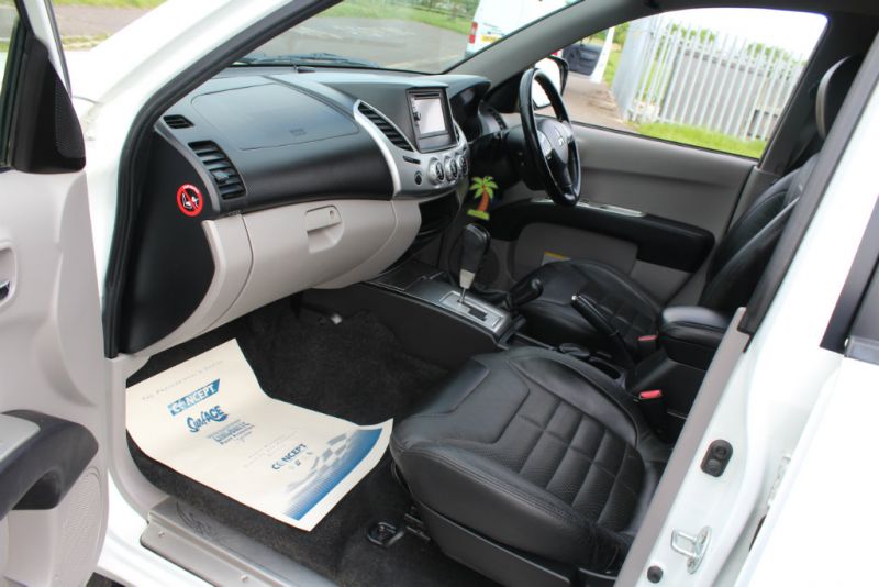 2012 Mitsubishi L200 image 7