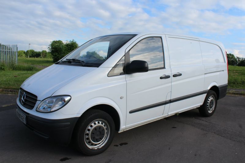 2010 Mercedes-Benz Vito image 2