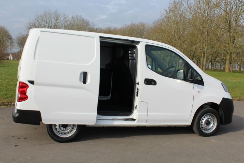 2011 Nissan NV200 1.5 image 2