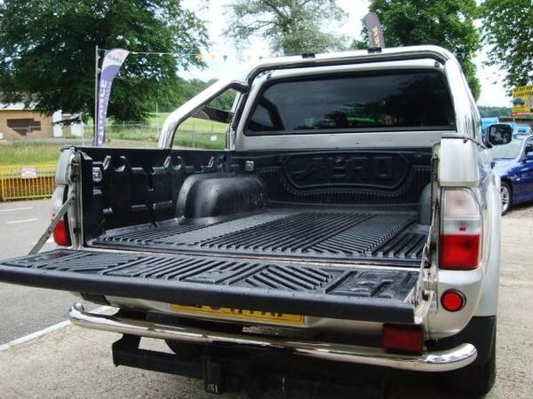 2004 Mitsubishi L200 2.5 TD image 8