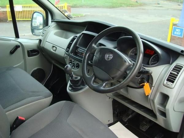2009 Vauxhall Vivaro 2.0CDTi image 6