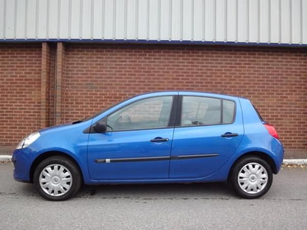 2006 Renault Clio 1.5 dCi 5dr image 2