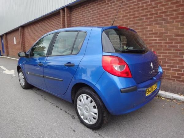 2006 Renault Clio 1.5 dCi 5dr image 3