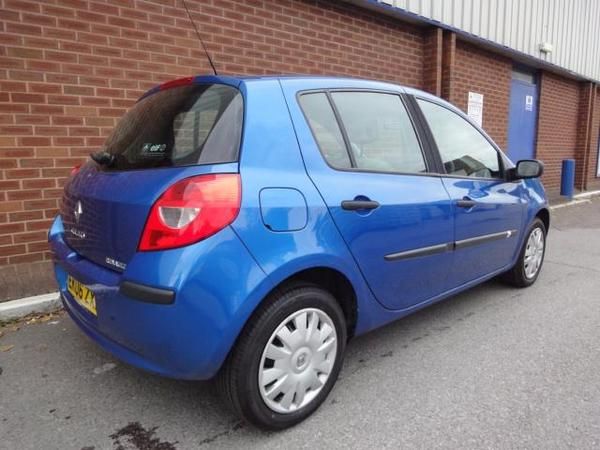 2006 Renault Clio 1.5 dCi 5dr image 6