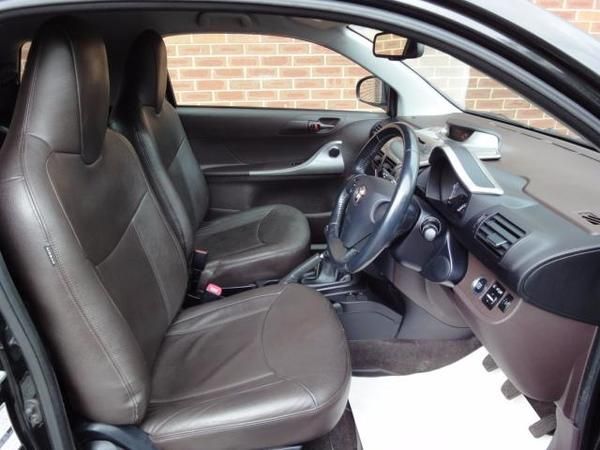 2009 Toyota IQ 1.0 VVT-i 2 3dr image 8