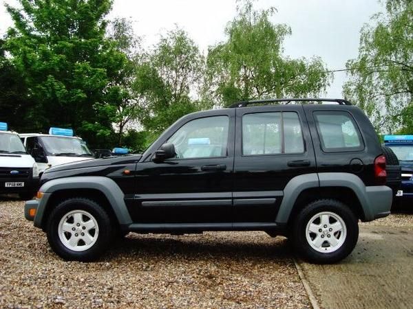 2005 Jeep Cherokee 2.4 Sport 5dr image 3